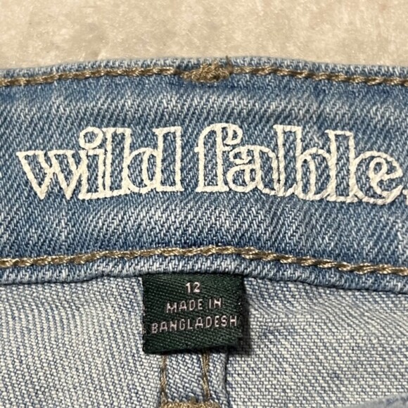 Wild Fable Womens Blue Light Washed High Rise Distressed Mom Jeans Size 12 - Picture 8 of 12